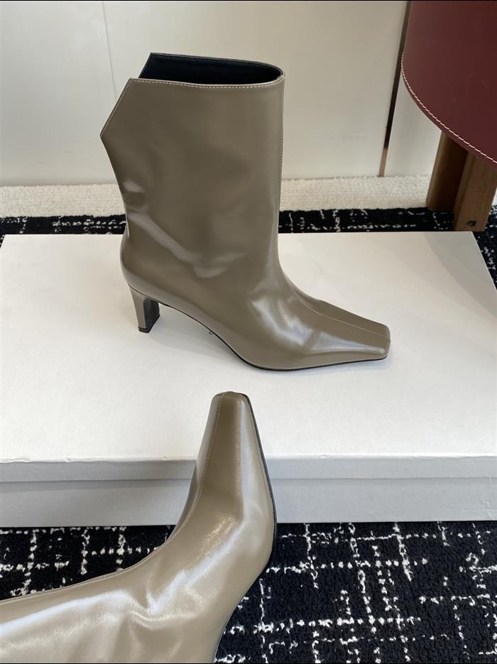 20251128174410835 390